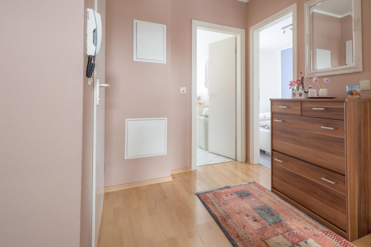 Anyroomdirect Private Apartments Near Hannover Exhibition Room Agency Extérieur photo